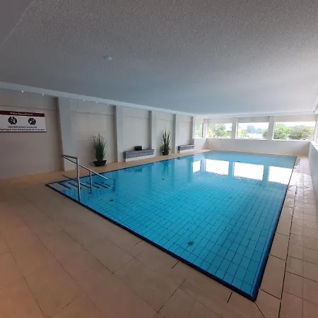 Terrassenhaus, 78 Apartment *