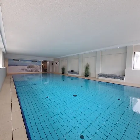 Terrassenhaus, 78 Apartment